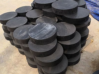 源城区板式橡胶支座由若干层橡胶片与薄钢板经加压硫化